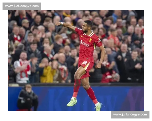 英超三强争夺埃基蒂克，曼联领跑 1 亿欧锋线战